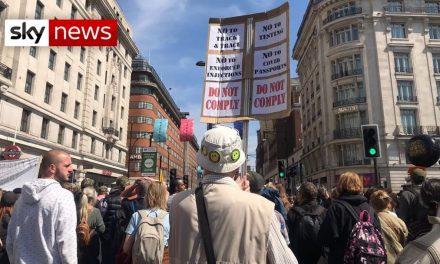 COVID-19 UK: Thousands Protest Coronavirus Rules In London