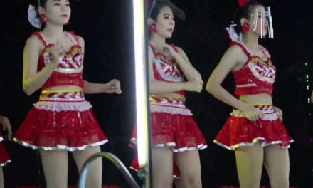 [CANON250D🎼4K]【#PhetchaburiDance Workout For Weight Loss】#รำวงเพชรบุรี✿Health❤Kawaii🎼Christmas Day🎤