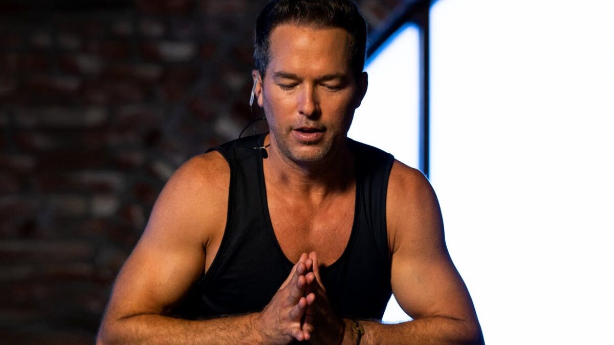 20min. Power Yoga “Slow & Steady” With Travis