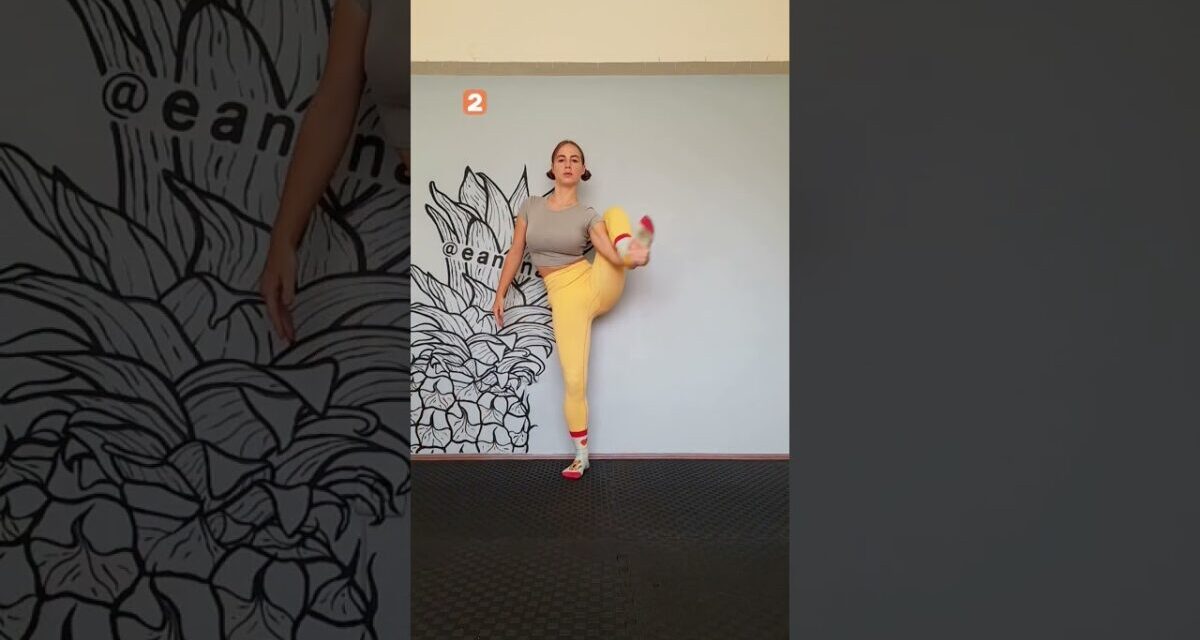 It’s Not That Easy 😱 #tutorial #homeworkout #stretching #tips #yoga #split #flexibility #shorts