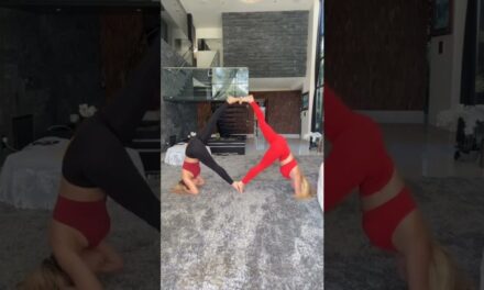 Best Friends Yoga Poses😂