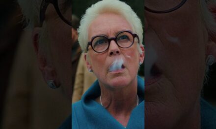 My House, My Rules, My Coffee 😌 🎥: Knives Out (2019)