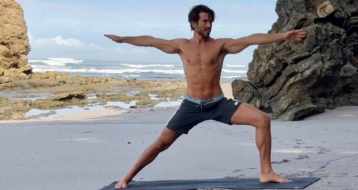 30 Min Full Body Yoga Flow | Improve Strength & Flexibility